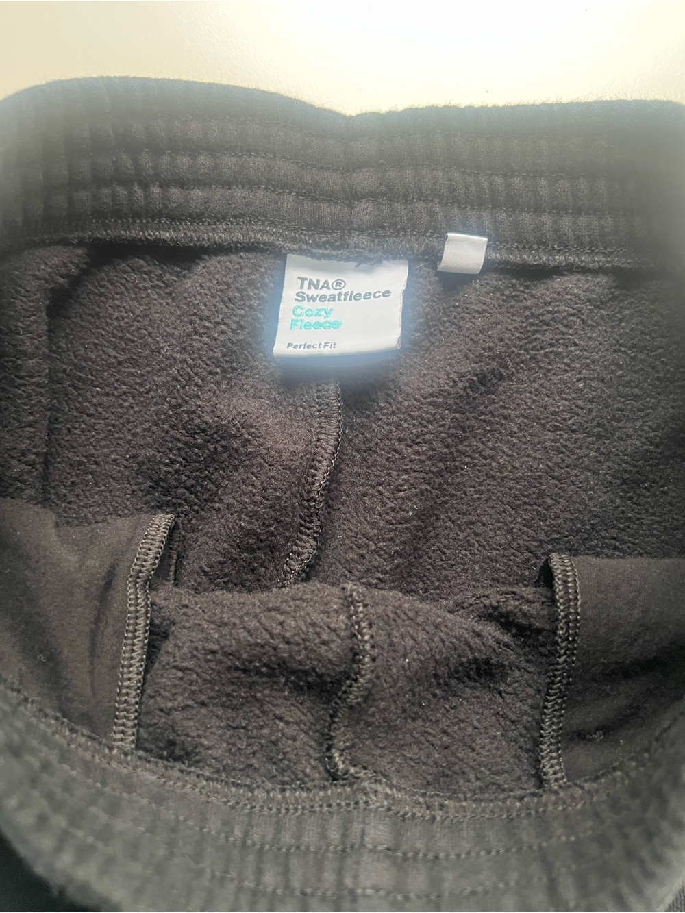 Aritzia TNA Perfect Fit SweatFleece Cozy Fleece Joggers Size Small Black - Picture 6 of 8